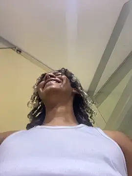 Maxim-Walker live sex cam