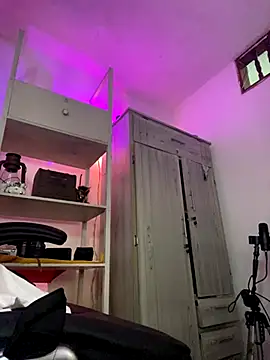 tylernova's cam snapshot