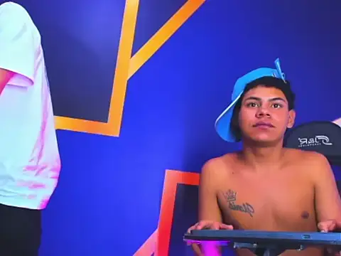 Tommy_bigcock19 live sex cam