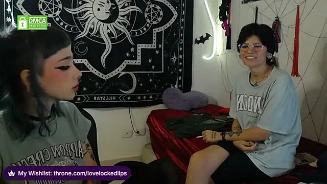 lovelockedlips live sex cam