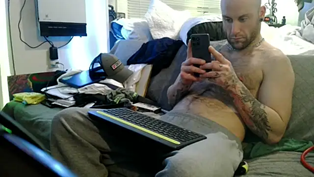 Luv2SuckBWC92 live sex cam