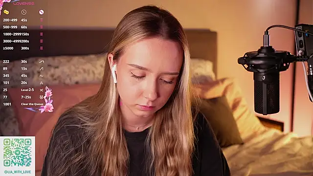 HollisBeckett live sex cam