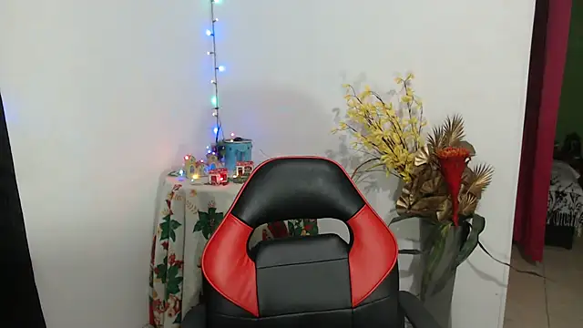 Megaan-love5 live sex cam