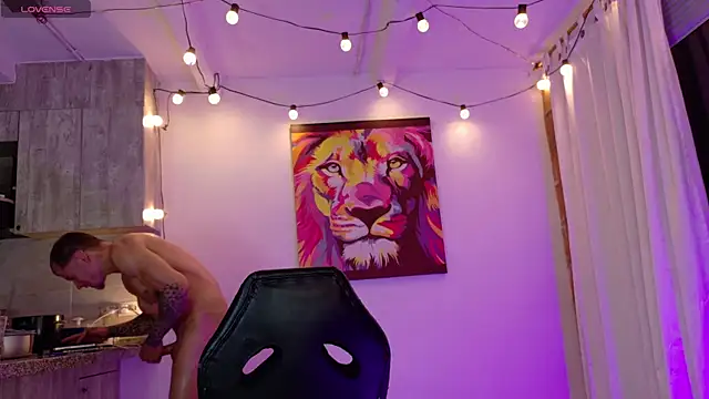 Ryannblue07 live sex cam