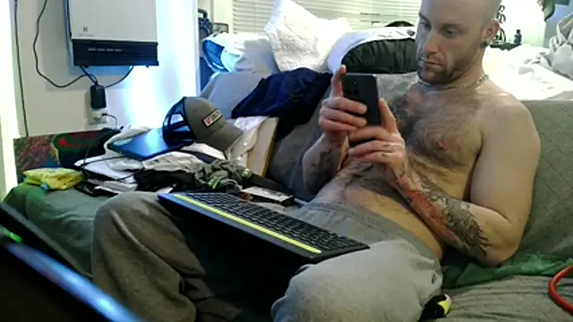 Luv2SuckBWC92 live sex cam