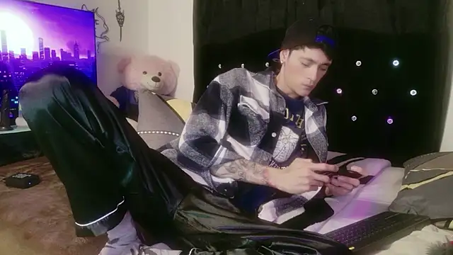 Tyler_cat live sex cam