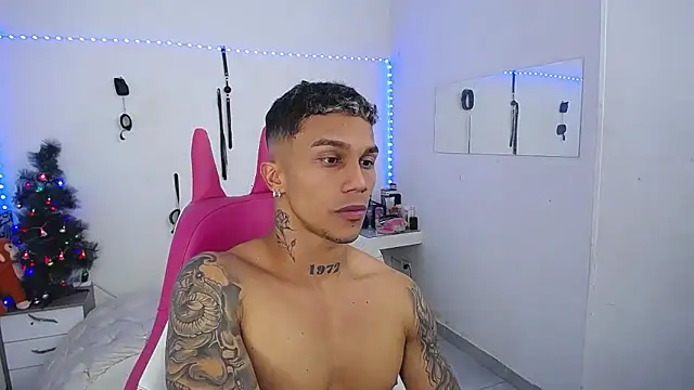 Leonard_Price live sex cam