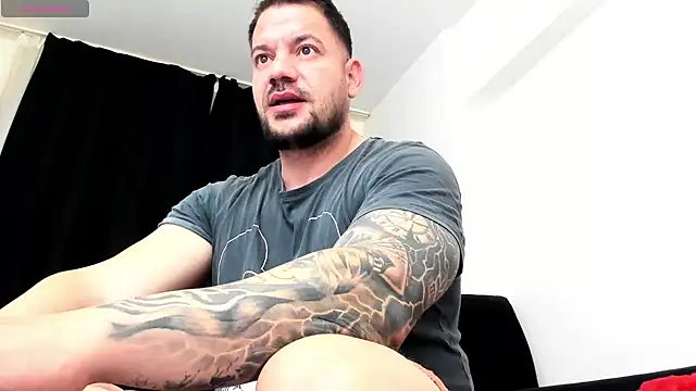 musclemonster31 live sex cam