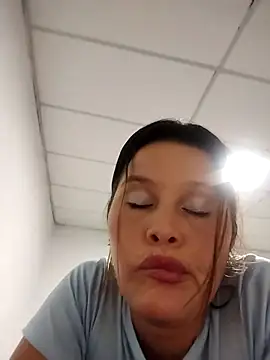 Paola-Lond's cam snapshot