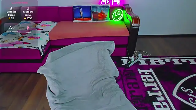 MiaKiittyy's cam snapshot