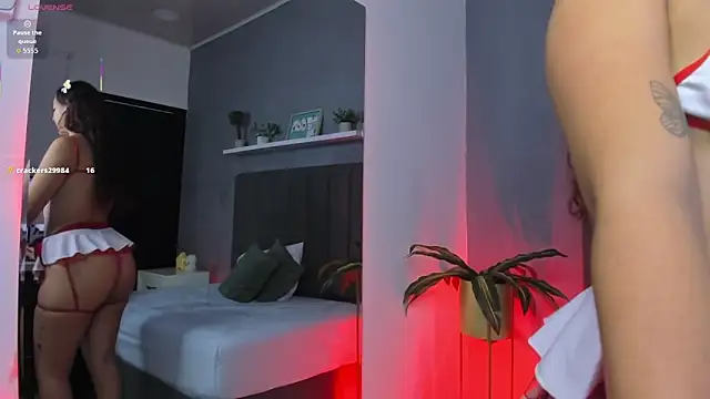 lindaa_natashaa_'s cam snapshot