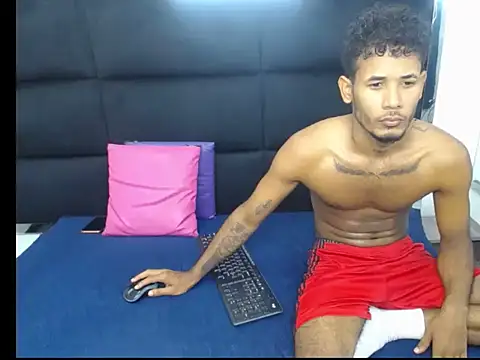 Straight_latinX's cam snapshot