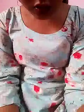 pari_rani7's cam snapshot