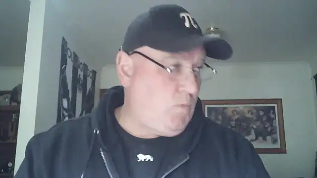 KINKYBLUEYES69 live sex cam