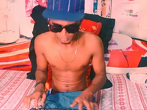 IndianThuggin's cam snapshot