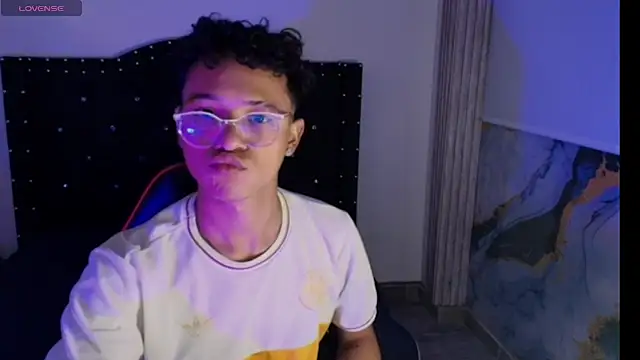 thian_blakee's cam snapshot