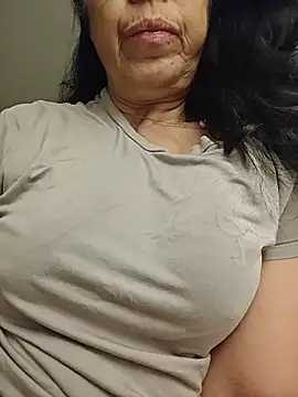 NakedMILFx live sex cam