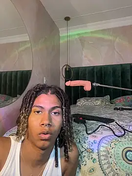 Maxim-Walker live sex cam