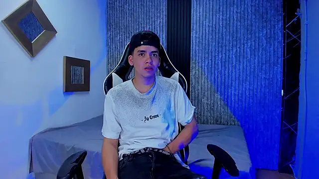 Mike_0233_'s cam snapshot