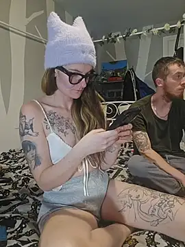 YourFavCanadianMILF live sex cam