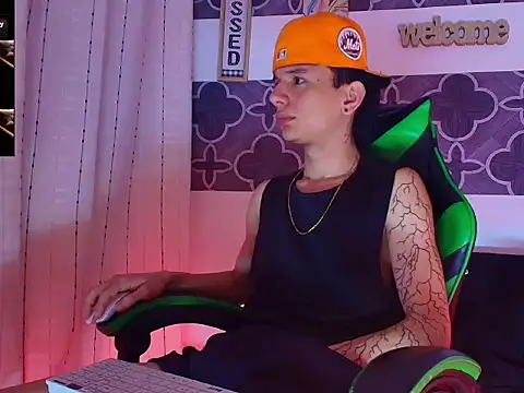 Skinny_batman's cam snapshot