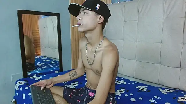 maverickhotson303av's cam snapshot