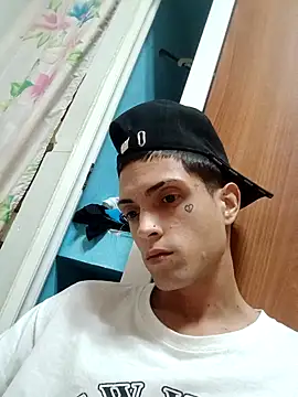 KingWhitexxx's cam snapshot