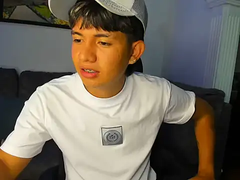 Mikke18's cam snapshot