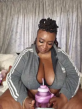 ThickianaRider live sex cam