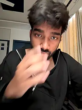 BeardedBulge live sex cam