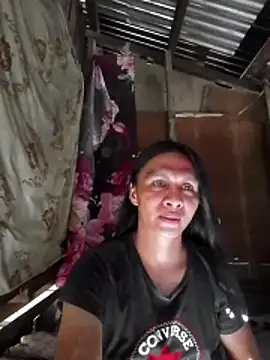 lovelycarla32 live sex cam