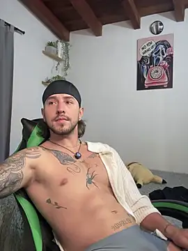 Valentino_Xander live sex cam