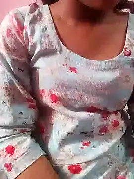 pari_rani7's cam snapshot