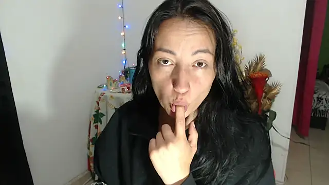 Megaan-love5's web cam