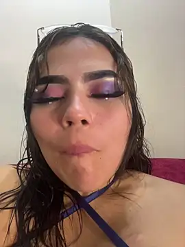 Chloemercury's cam snapshot