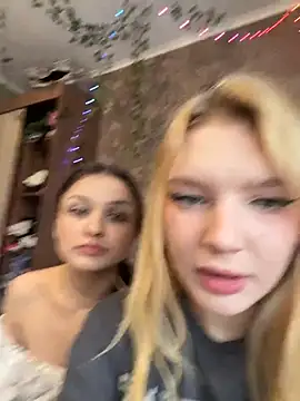 ErikaMuse's cam snapshot