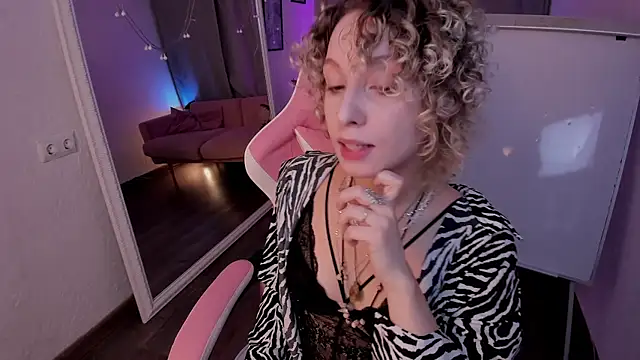 Mary_Wohlberg's cam snapshot