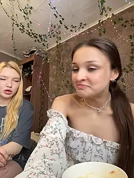 ErikaMuse's cam snapshot