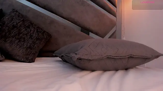 Lilyh_Zulu's cam snapshot