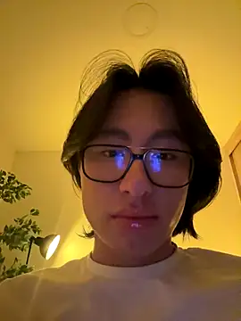 SrLuis18 live sex cam