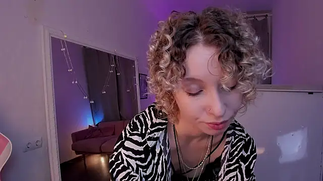 Mary_Wohlberg's cam snapshot