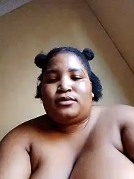 MassiveBoobsxxxx live sex cam