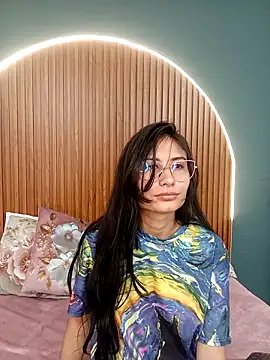 NayeCloud live sex cam