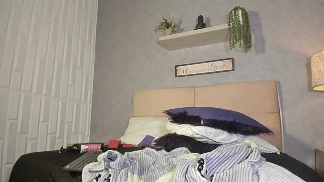 NattashaHotson live sex cam