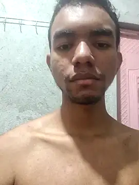 Reynold2608 live sex cam