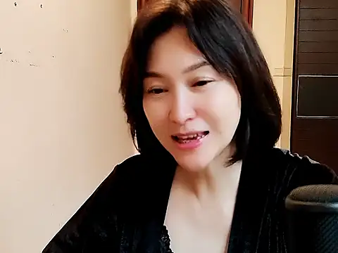 A-ZJunn's cam snapshot