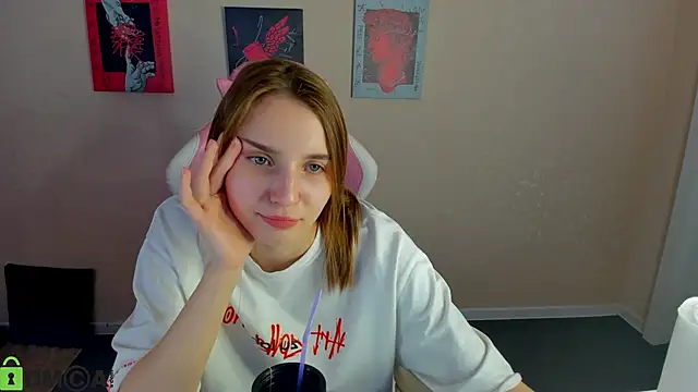 L1na_Reeds live sex cam