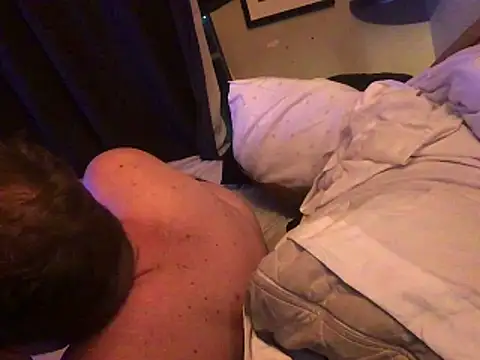 Thickwhitetight live sex cam