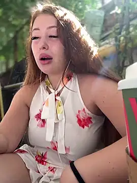 AndreaMood live sex cam