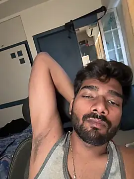 BeardedBulge live sex cam